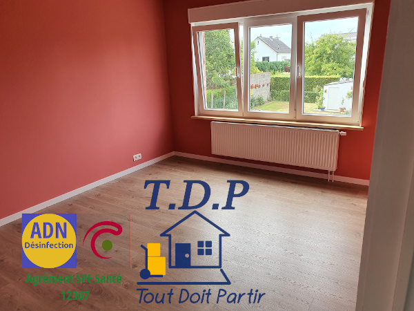 Vide maison suite à un syndrôme de Diogène en Belgique, à Bruxelles vide maison Syndrôme de Diogène tout doit partir en Belgique